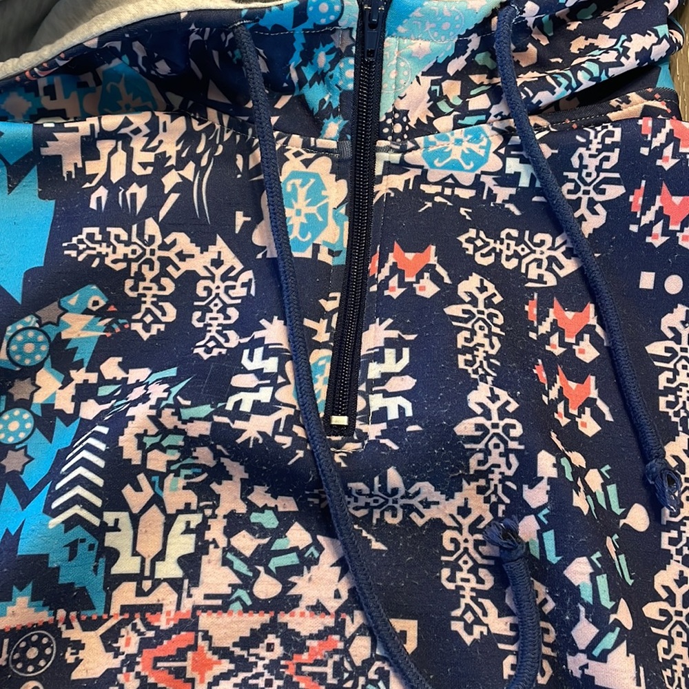 Sweatshirt - Picture 2 of 2